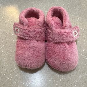 UGG Baby Bixbee Booties. Unisex size 4/5. Bubblegum.